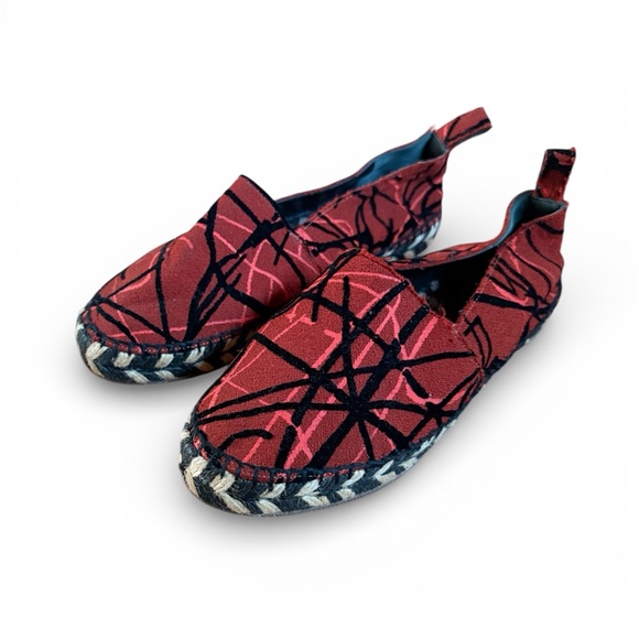 Proenza Schouler red, black, and coral scribble-print crepe espadrilles - Picture 2 of 7